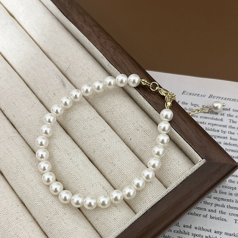 Women's Simple Refined Stylish And Versatile Gentle Bracelets