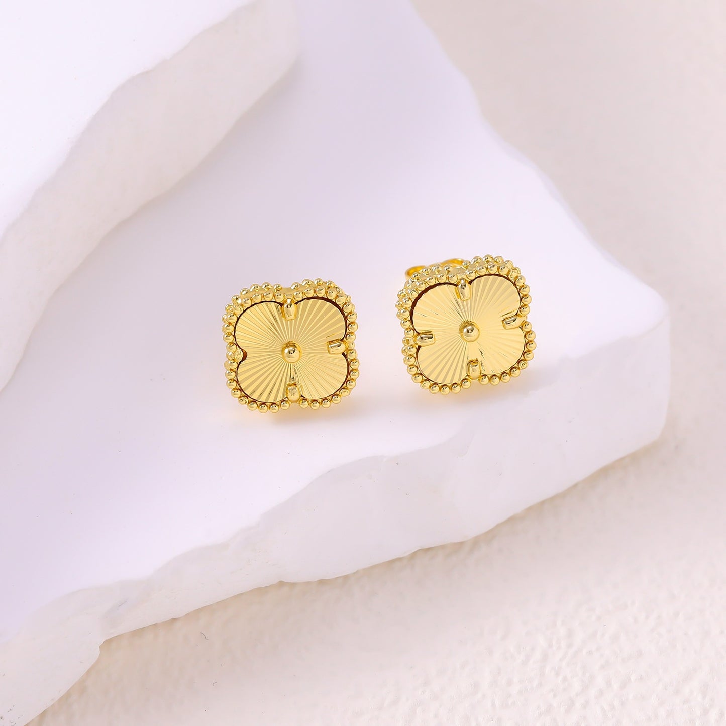 Golden Four-leaf Flower Design Personality Gold Necklaces