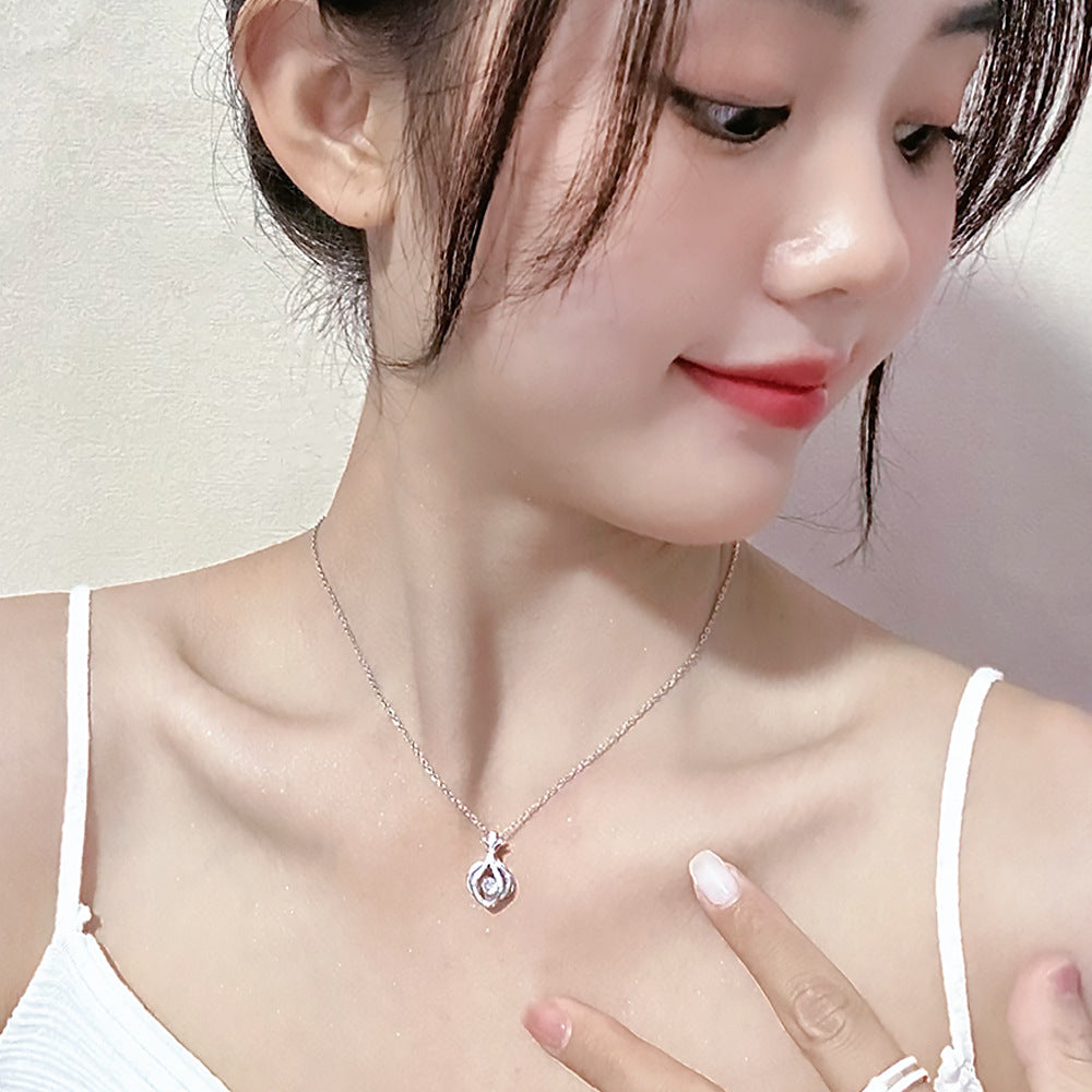 Women's Light Luxury Accessories High-grade Pendant Niche Design Clavicle Necklaces