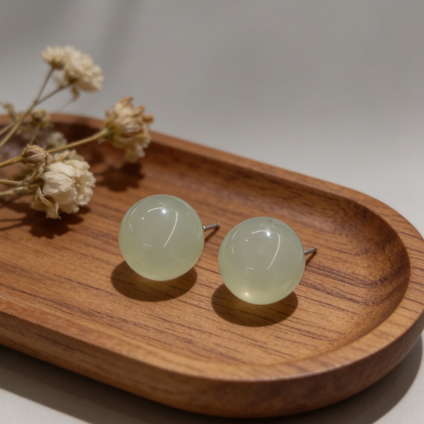 Women's Steamed Buns Bean-shaped High-grade Sense Sweet Stud Earrings