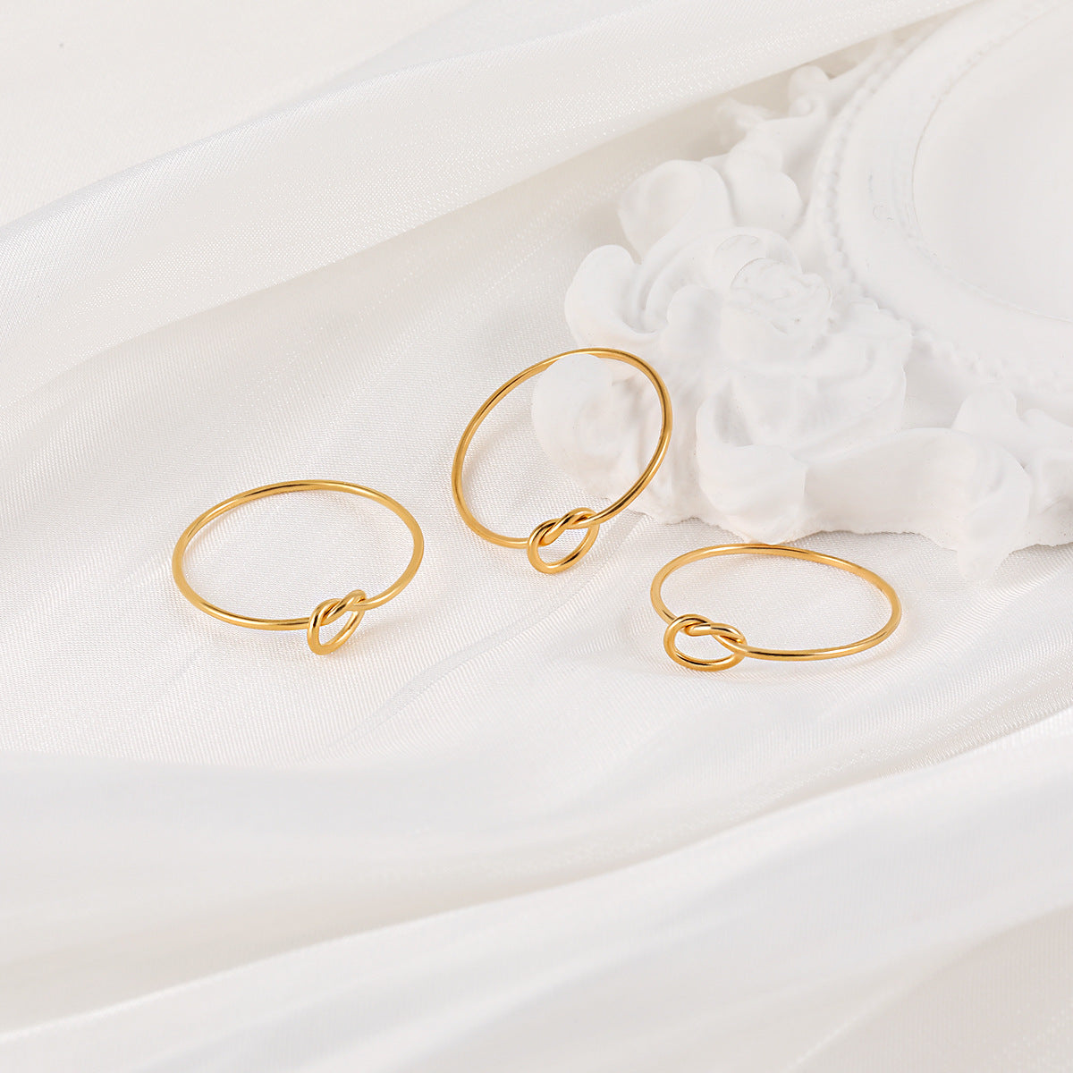 Women's Personality Simple Golden Knotted Fashion Gold-plated Titanium Ring