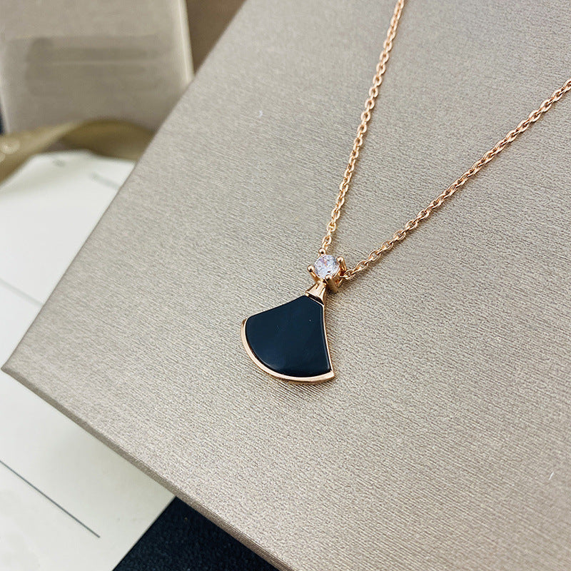 Version Red Agate Clavicle Chain Titanium Steel Rose Necklaces
