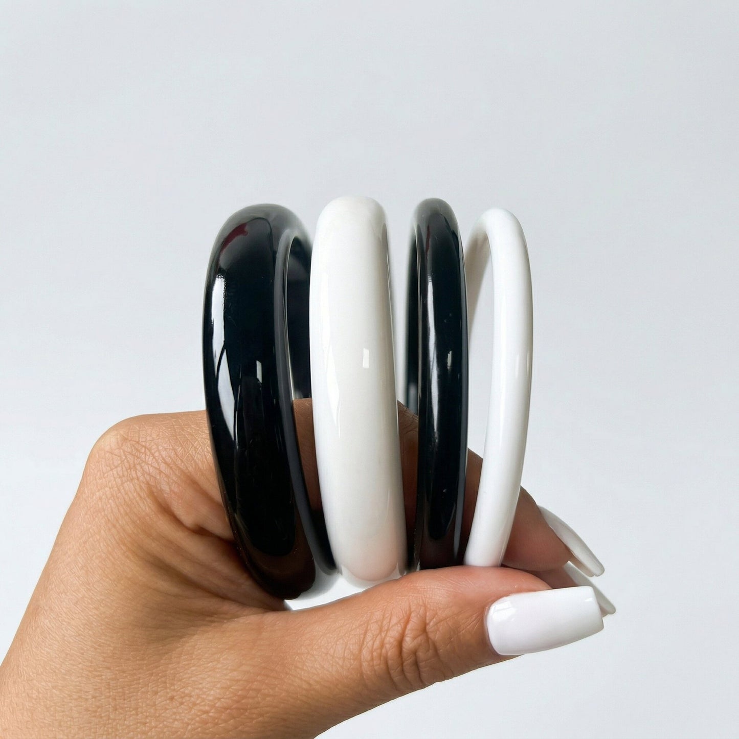 Women's Xi Black White Circle Resin Fashionable Simple Niche Temperament High-grade Bracelet