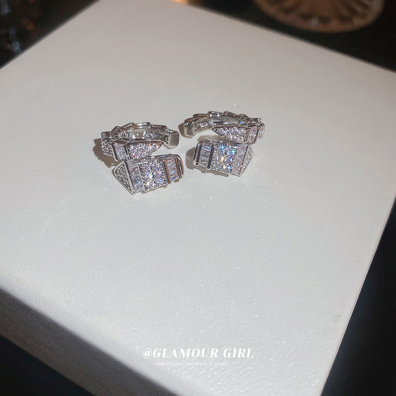 Women's Snake-shaped Shaped Zircon Niche Creative Bone Temperament Entry Lux Ear Clip