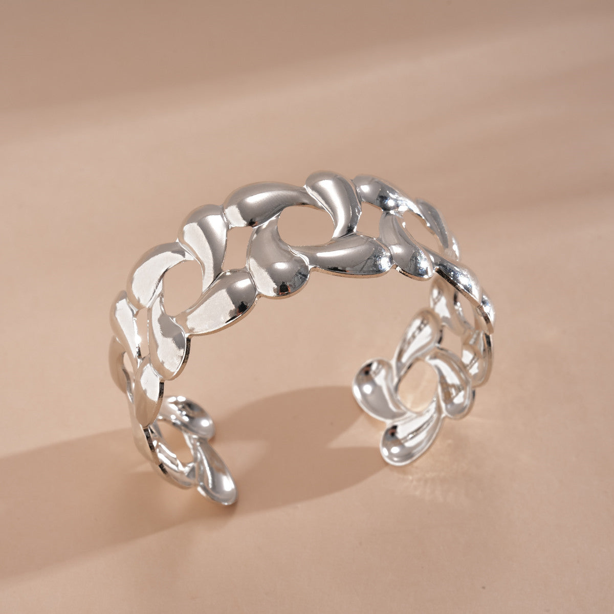 Women's Metal Pleated Flowers Openings Suit Niche Exaggerated Light Luxury Bracelet