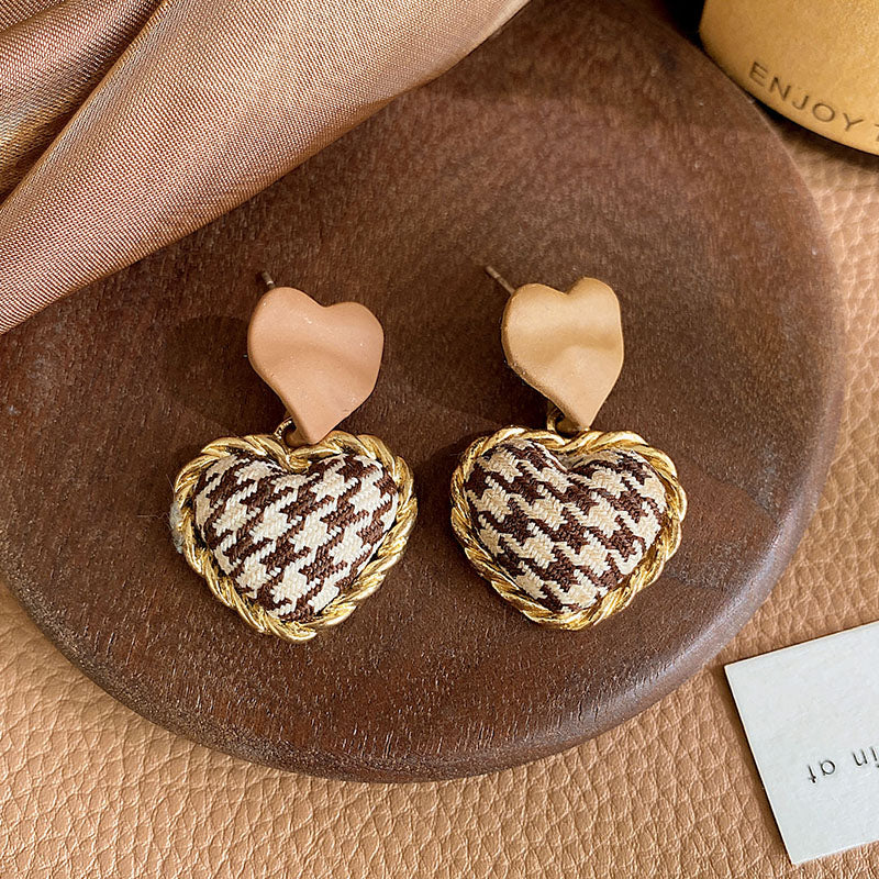 Boucles d'oreilles élégantes rétro en forme de cœur d'amour pour femmes