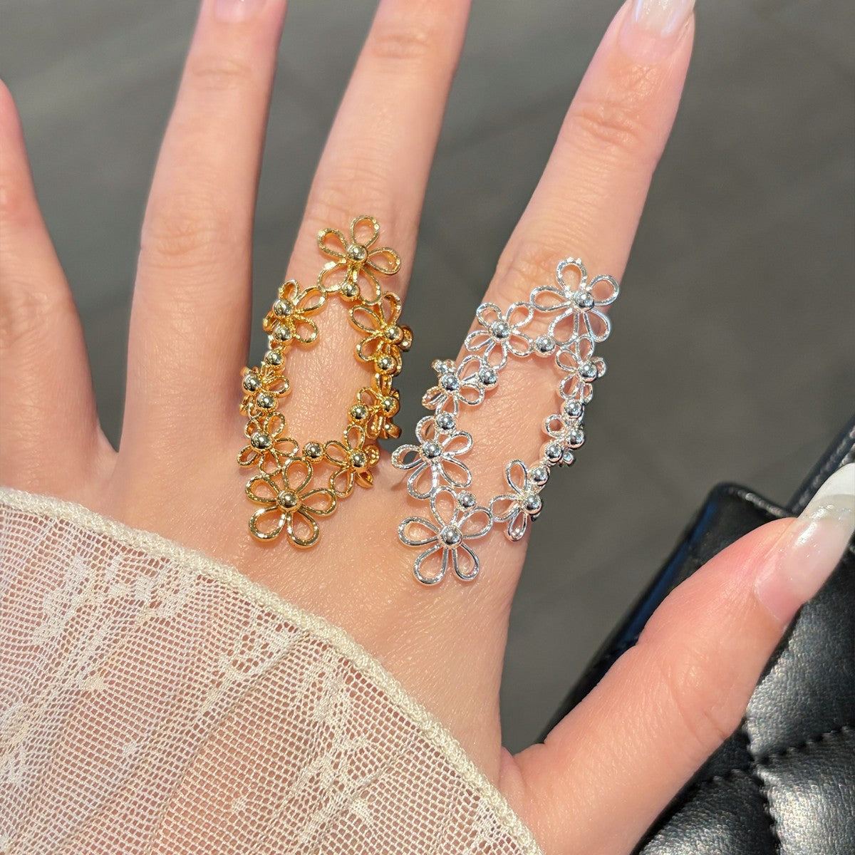 Women's Style Niche Hollow Metal Flower Lace Surrounding Ring