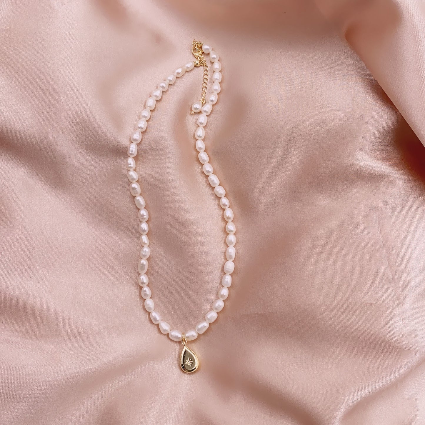 Women's Pearl French Retro Simple Graceful Elegant Necklace