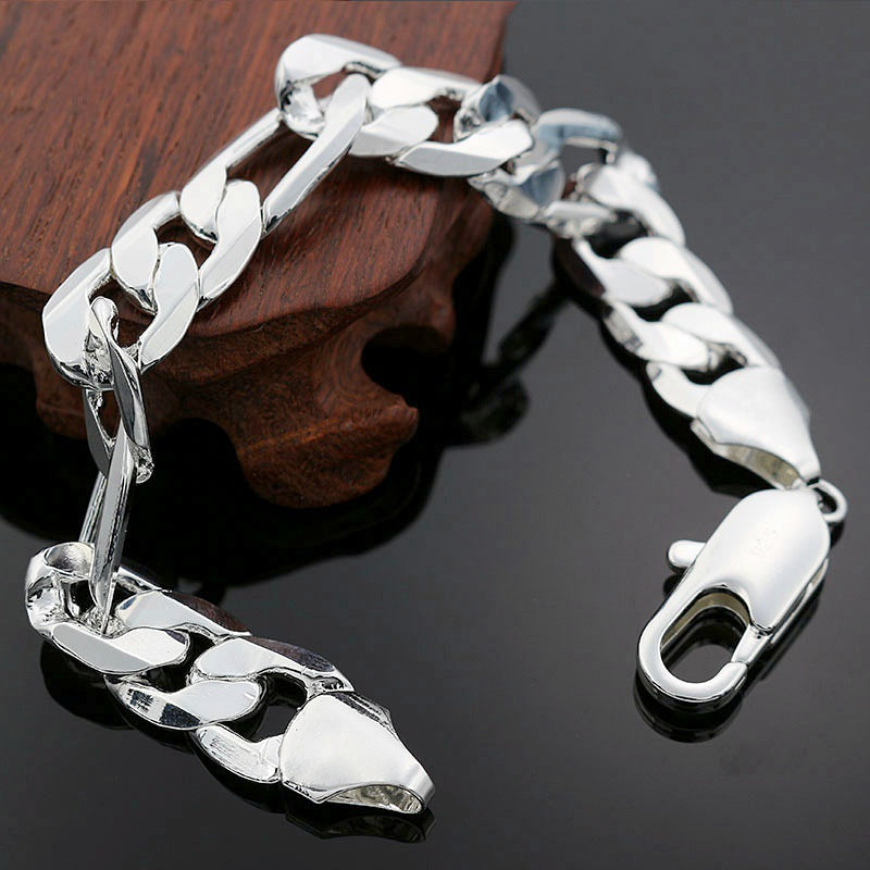 Accessoires pour femmes et hommes et argent plaqué trois pièces et bracelets