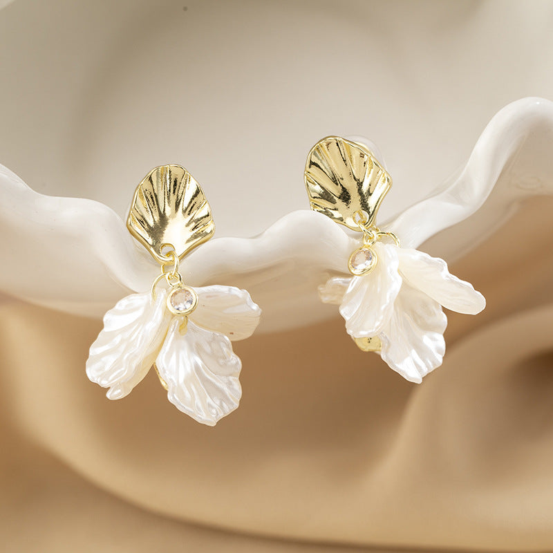 Luxury Fashion High-grade French Shell Petal Unique Design Elegant Mosquito Ear Clip