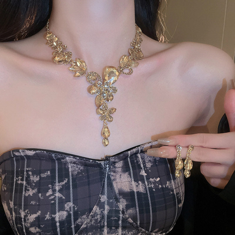 Women's Zircon Flower Water Drops Fashion Short Jewelry Set