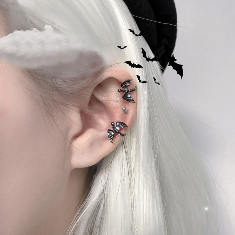 Men's Bat Without Pierced Female Cool Dark Personality Handsome Retro Earrings