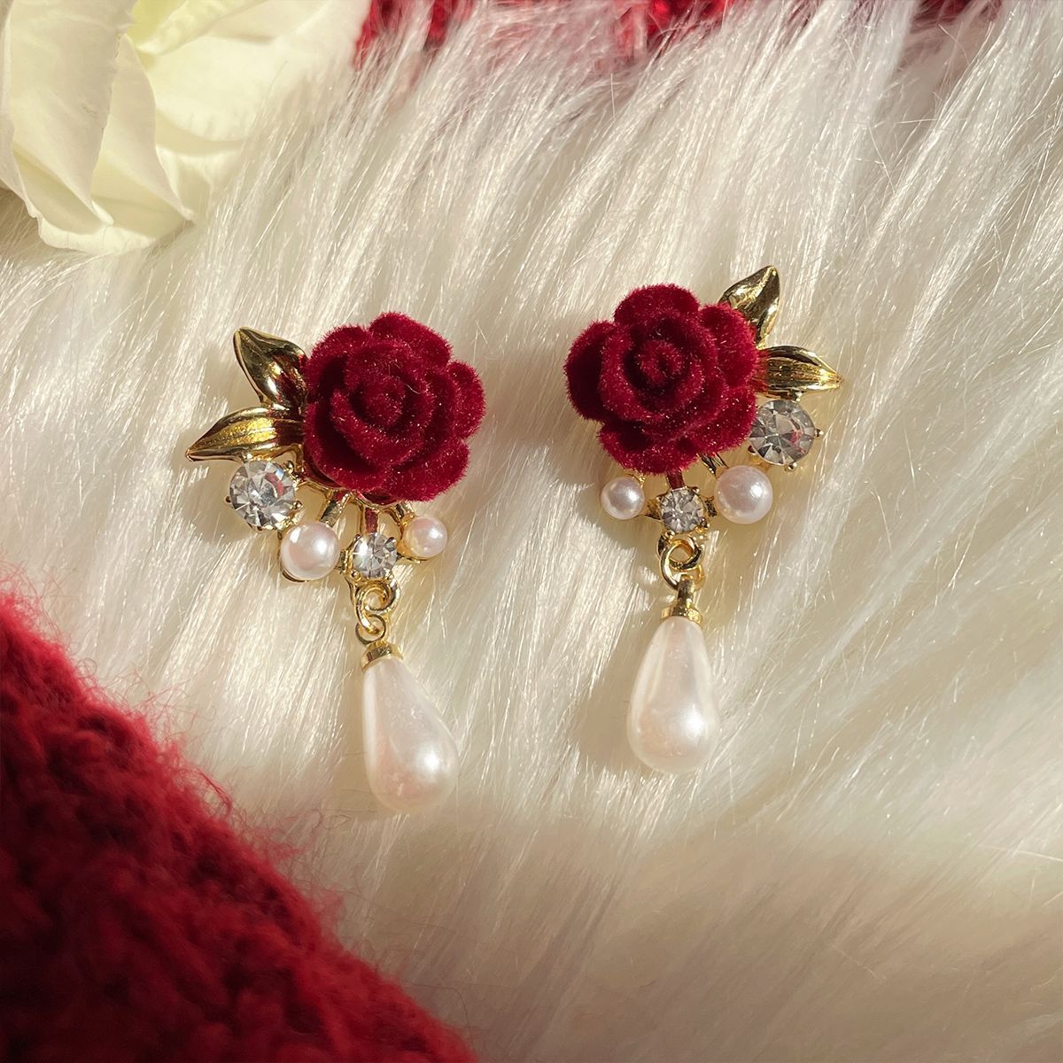 Boucles d'oreilles camélia rétro rouge français Sier pour femmes, aiguille de tempérament de Niche