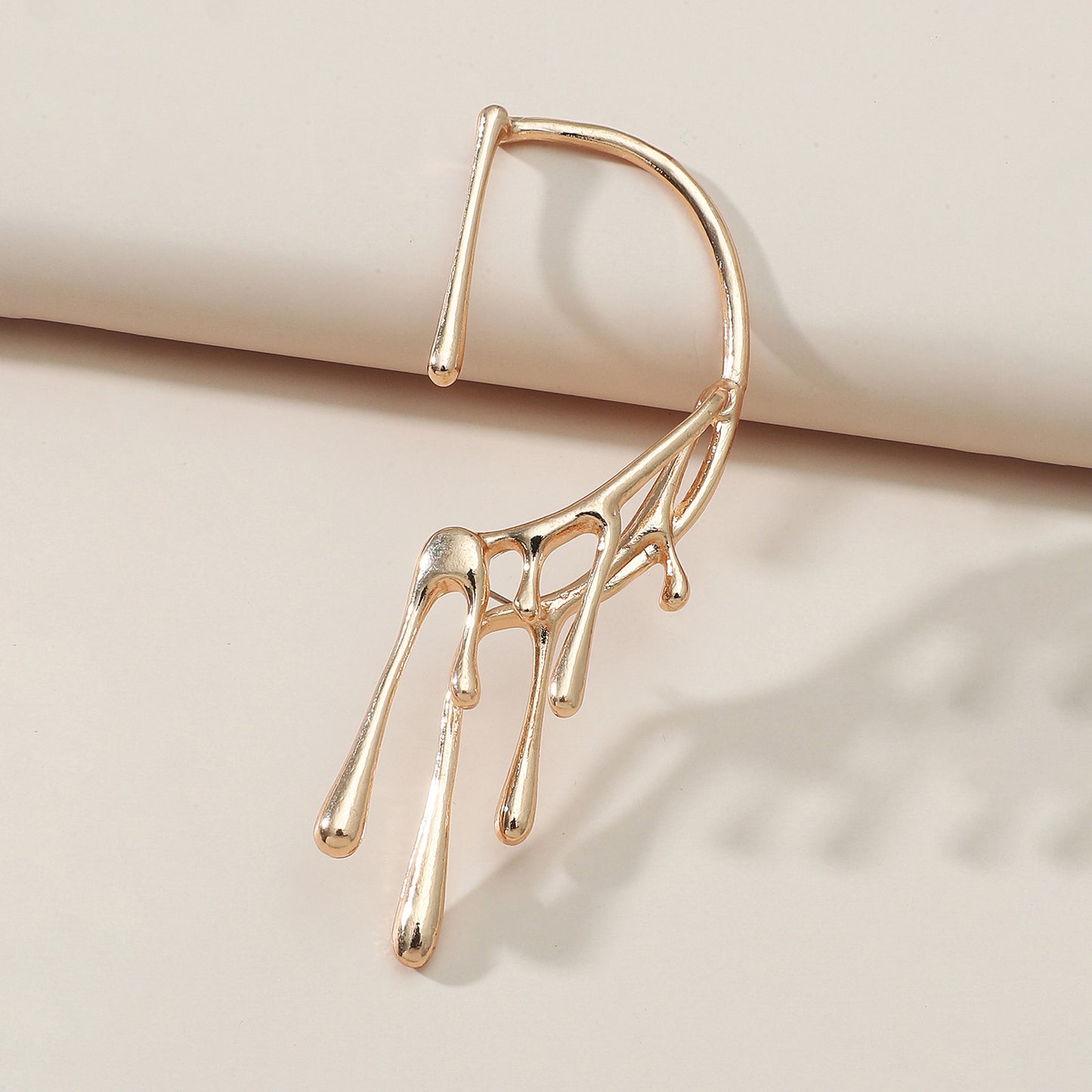 Women's Exaggerating Unique Fashion Lava Design Water Drop Ear Clip