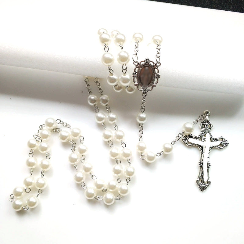Women's Retro Style Couple Clavicle Chain Fashion White Imitation Necklace