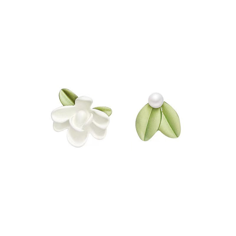 Women's Needle Mori Style Gardenia Asymmetric French Earrings