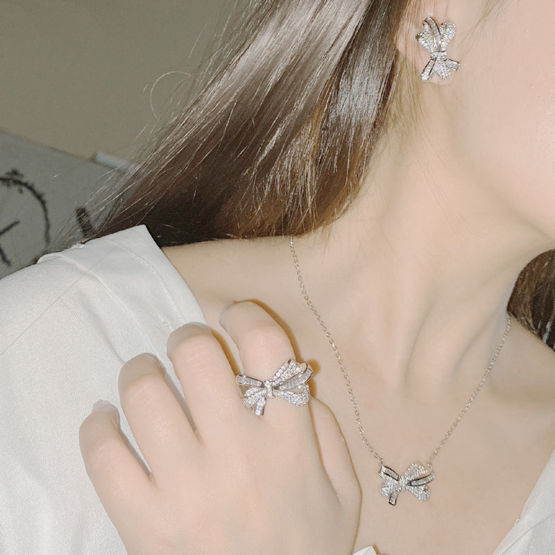 Artificial Female Plated Bow Temperament Entry Lux Pendants
