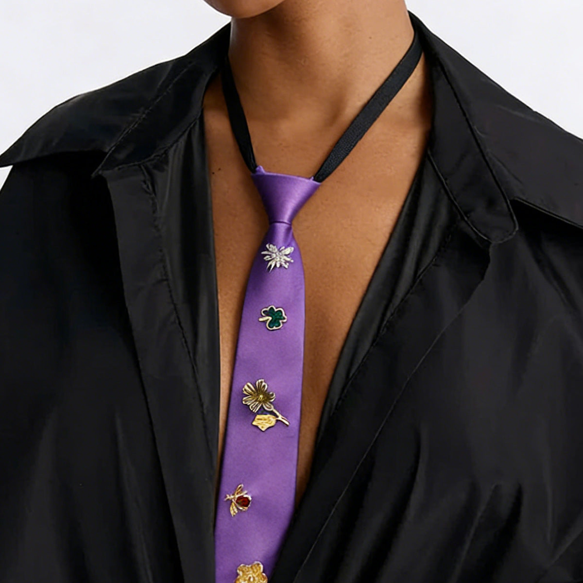 Creative Retro Suit Tie Personalized Alloy Flower Necklace