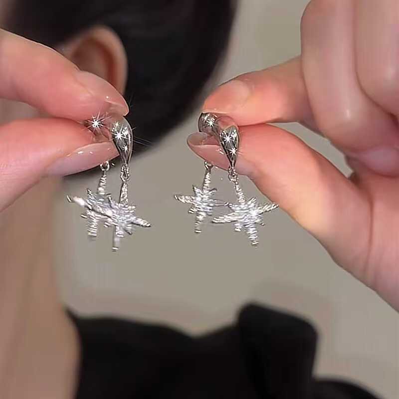 Women's Awn Star Gold-plated Light Luxury Minority High-grade Super Shiny Zircon Stud Earrings