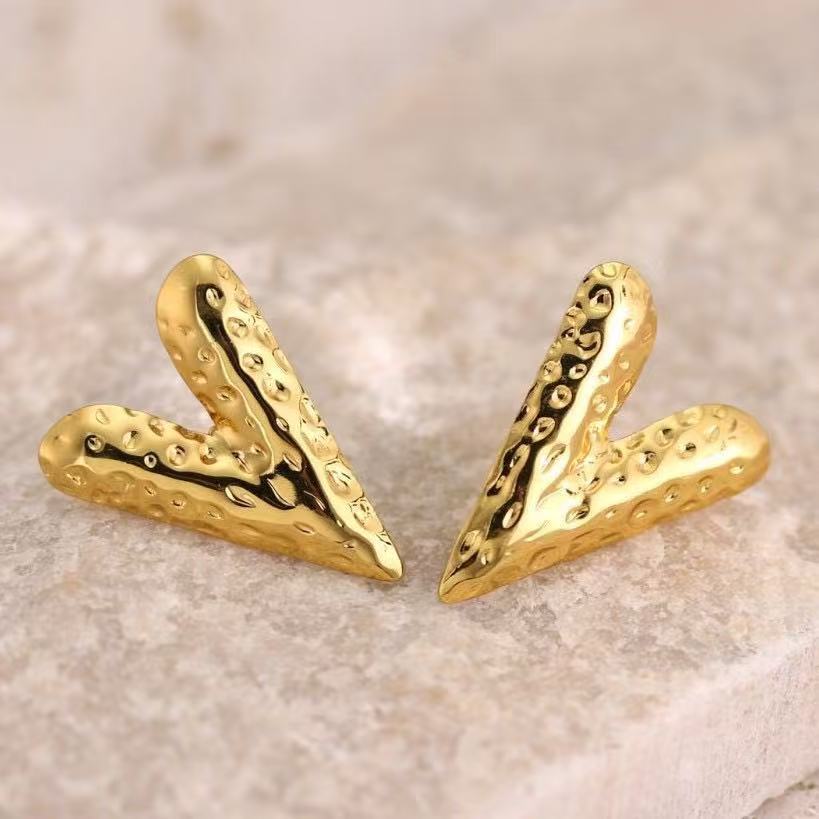 Women's Creative Stainless Steel Square Heart-shaped Pleated Stud Earrings