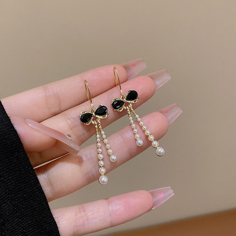 Female Retro French High Sense Classic Style Earrings