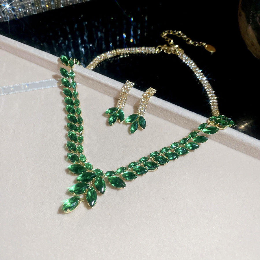 With Diamond Flower Ear Niche Design Clavicle Jewelry Set
