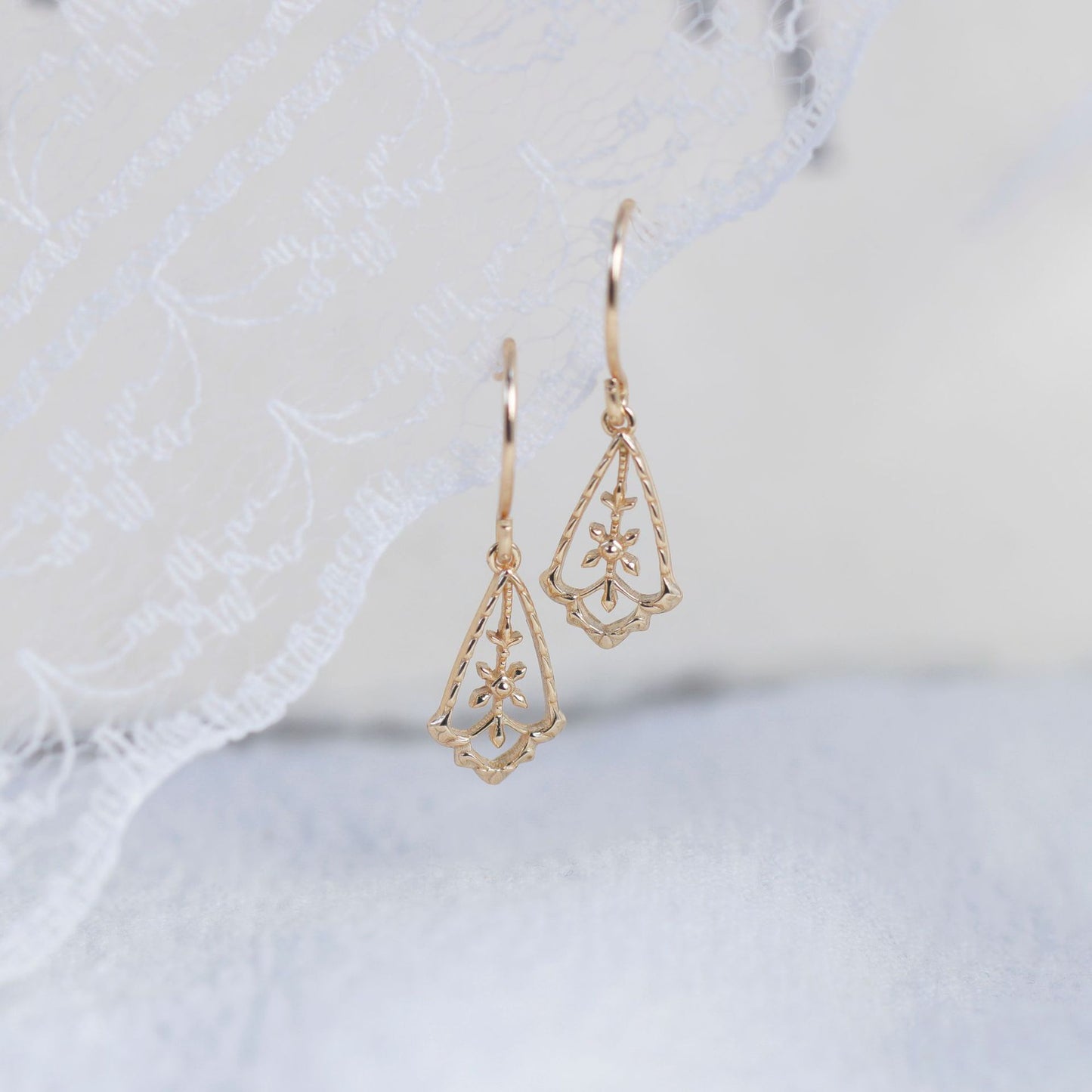 Women's Minimalist Rhombus Hollow Pattern Zircon Sier Plated Jewelry Set