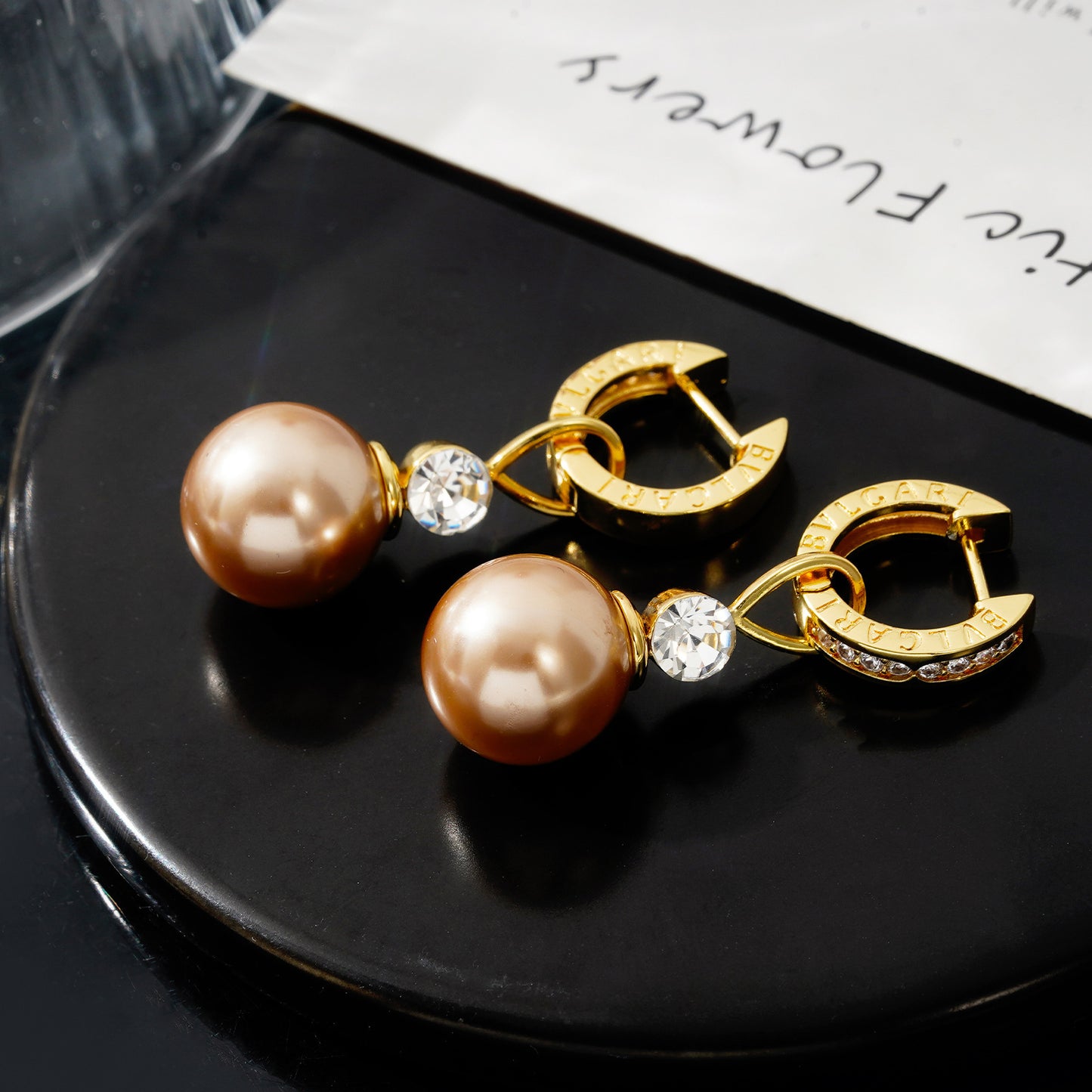 Women's Beautiful Round Pearl Circle Copper Inlaid Zircon Clip One Two-piece Ear Buckle
