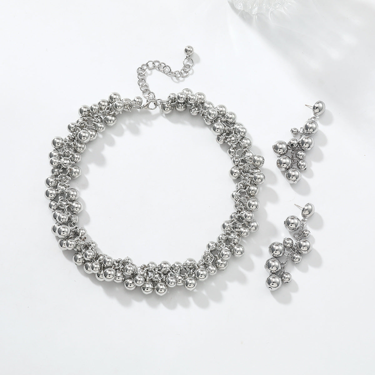 Women's Cool Style Personalized Sier Beaded Exaggerated For Niche Temperament Fashion Earrings