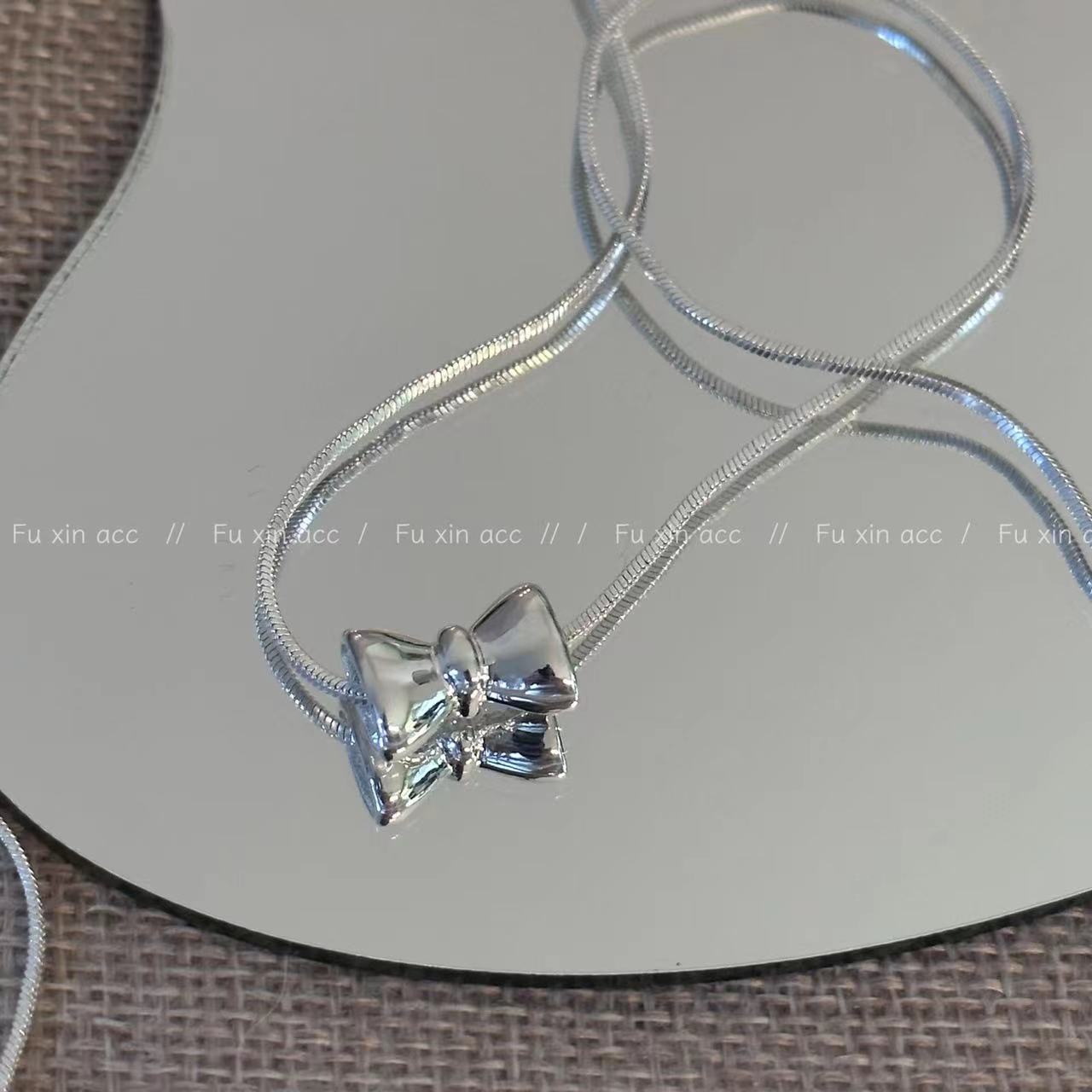 Light Luxury Bow Pendant Female Niche High-grade Cold Necklaces