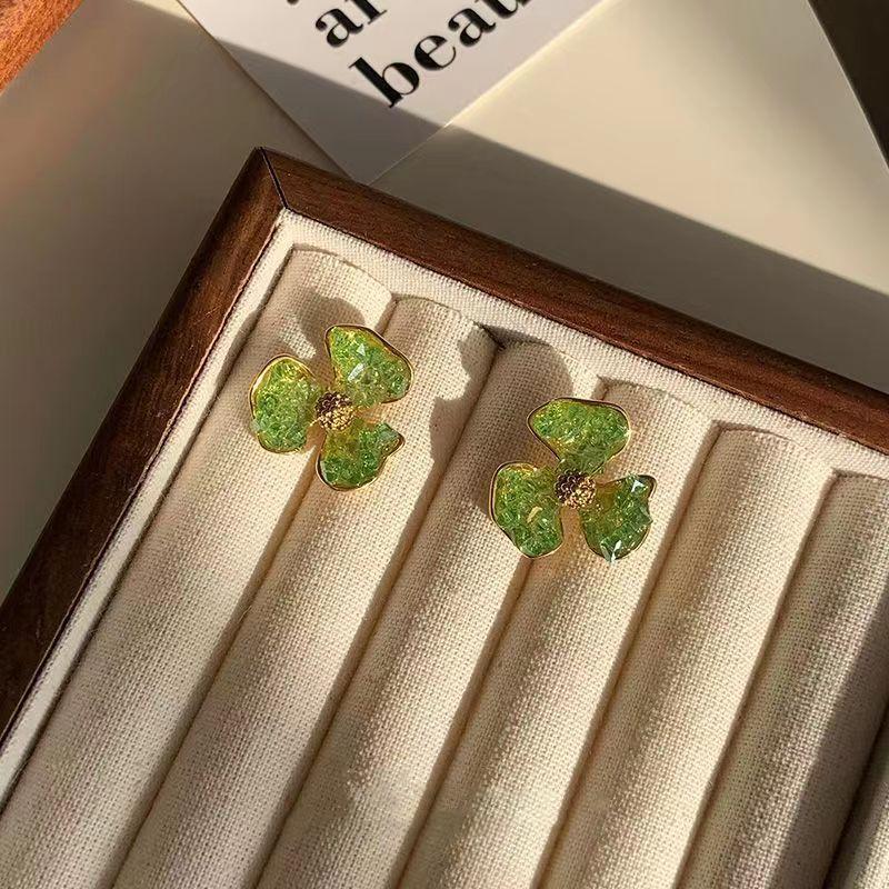 Women's Luxury Green Crystal Flower Fresh Temperamental Earrings