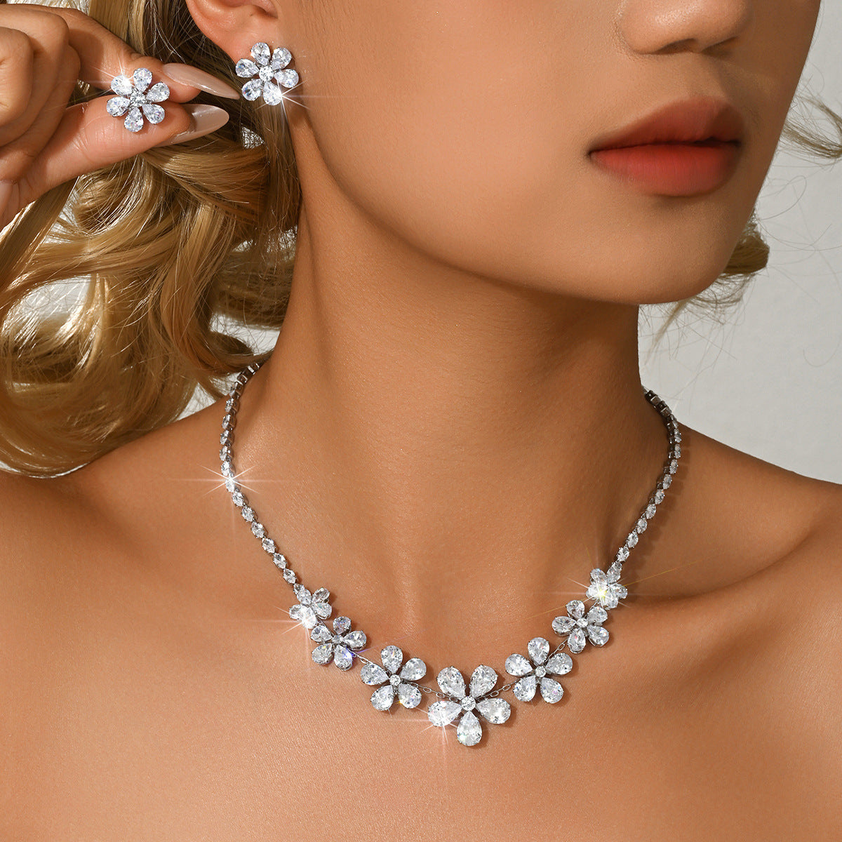 Ear Two-piece Light Luxury Temperament Clavicle Chain Female Jewelry Set
