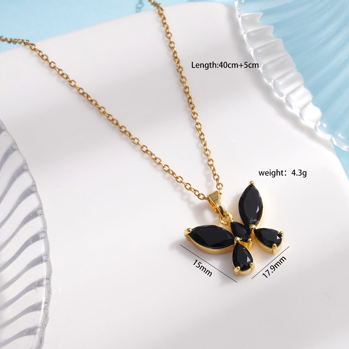Women's Titanium Steel Simple Elegant Copper Inlaid Zircon Design High-grade Necklaces