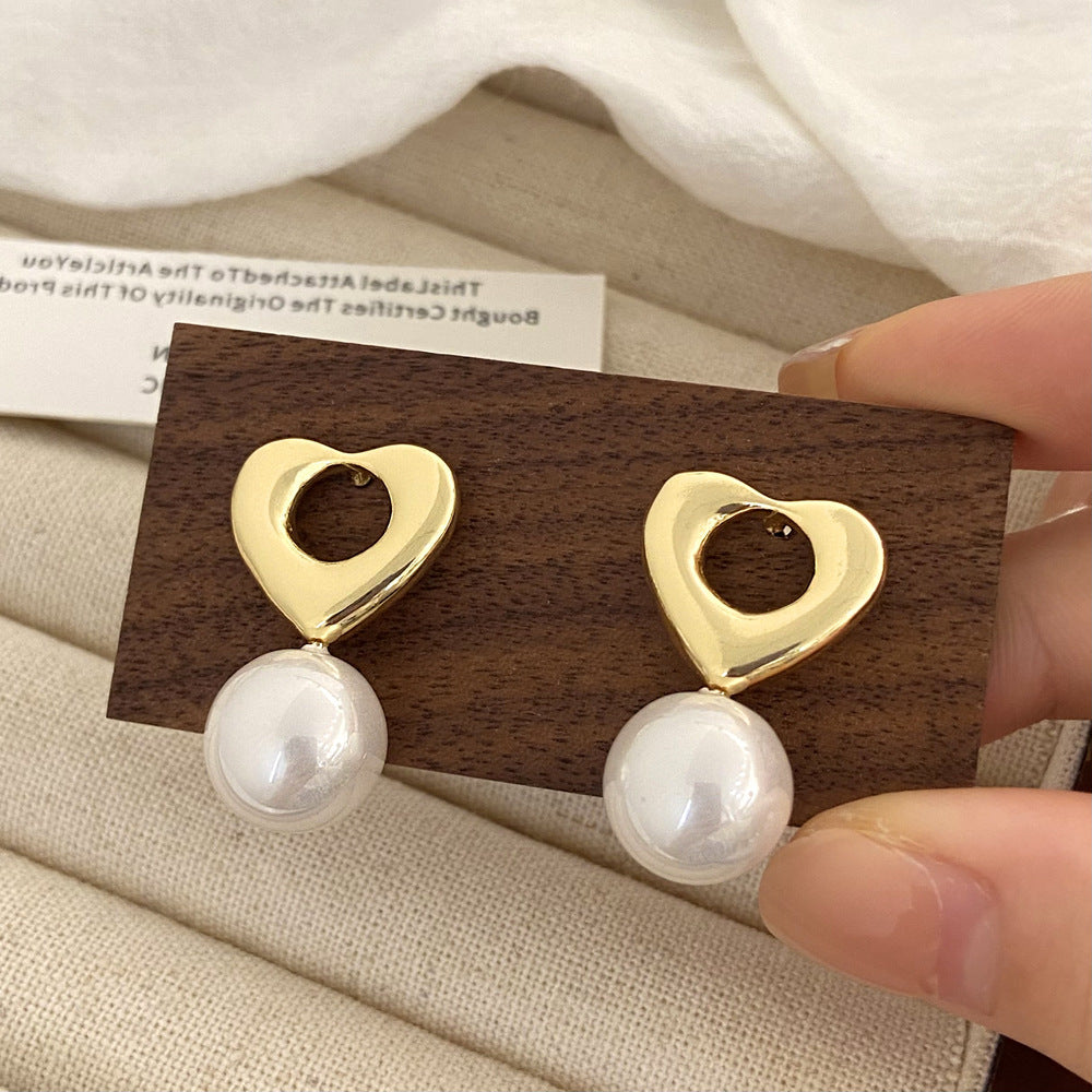 Boucles d'oreilles françaises rétro en perles de cœur pour femmes, boucles d'oreilles de haute qualité