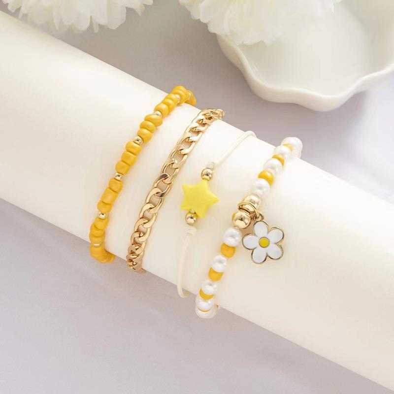 Suit Niche Fashion Small Flower Imitation Bracelets