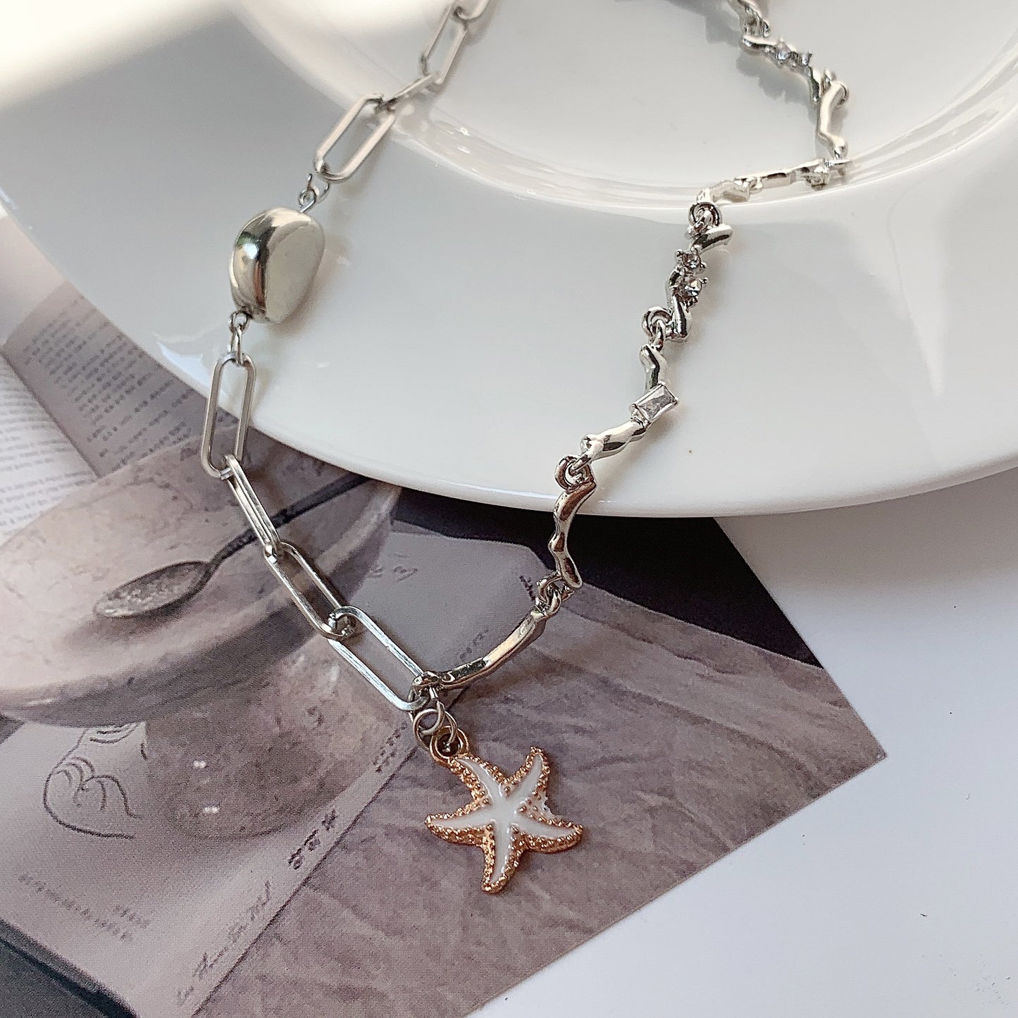 Women's Fresh Undersea Star Temperament Entry Lux Necklaces