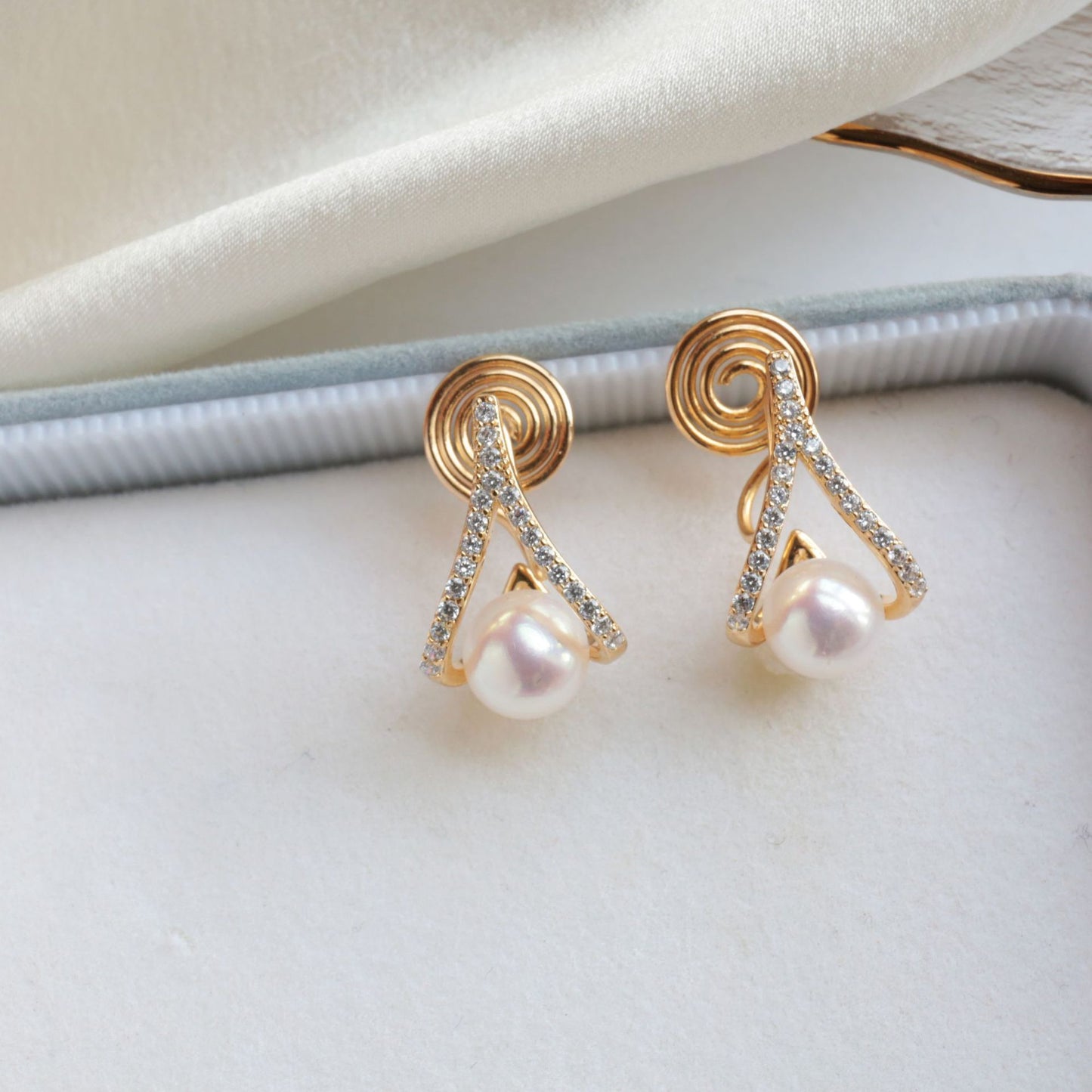 Boucles d'oreilles sans oreilles avec clip d'oreille en forme de bobine de moustique en perles de luxe pour femmes