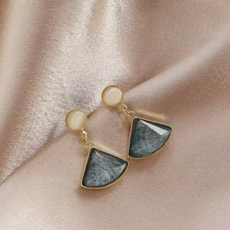 Shaped Sier Needle High-grade Feeling Graceful Cold Earrings