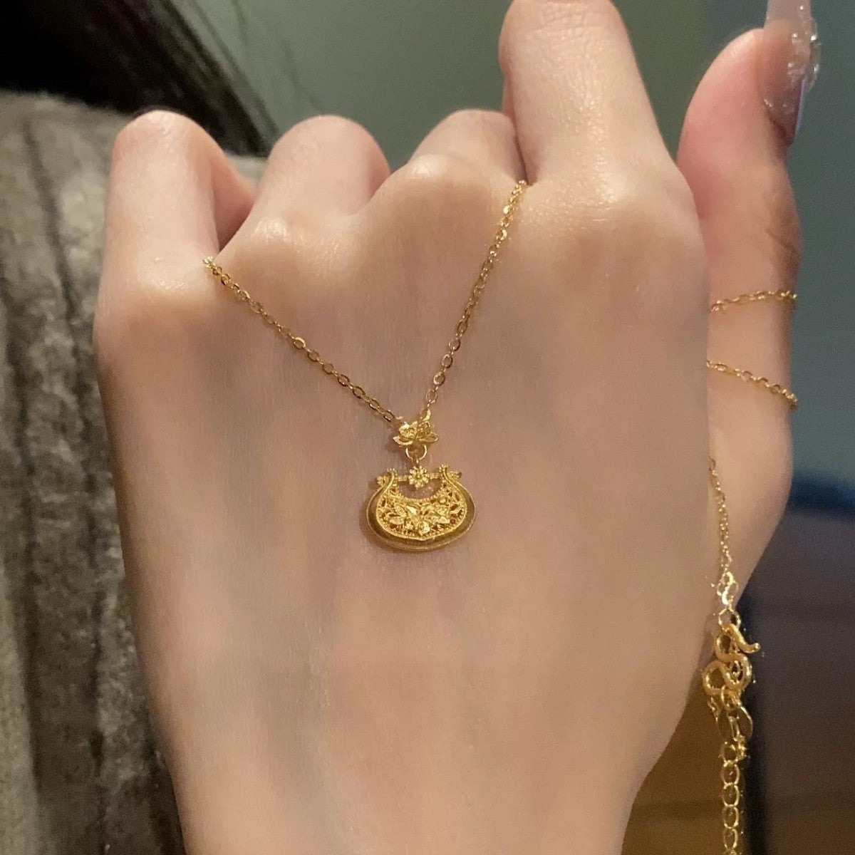 Gold Filigree Lock Of Good Bag Light Luxury Necklaces