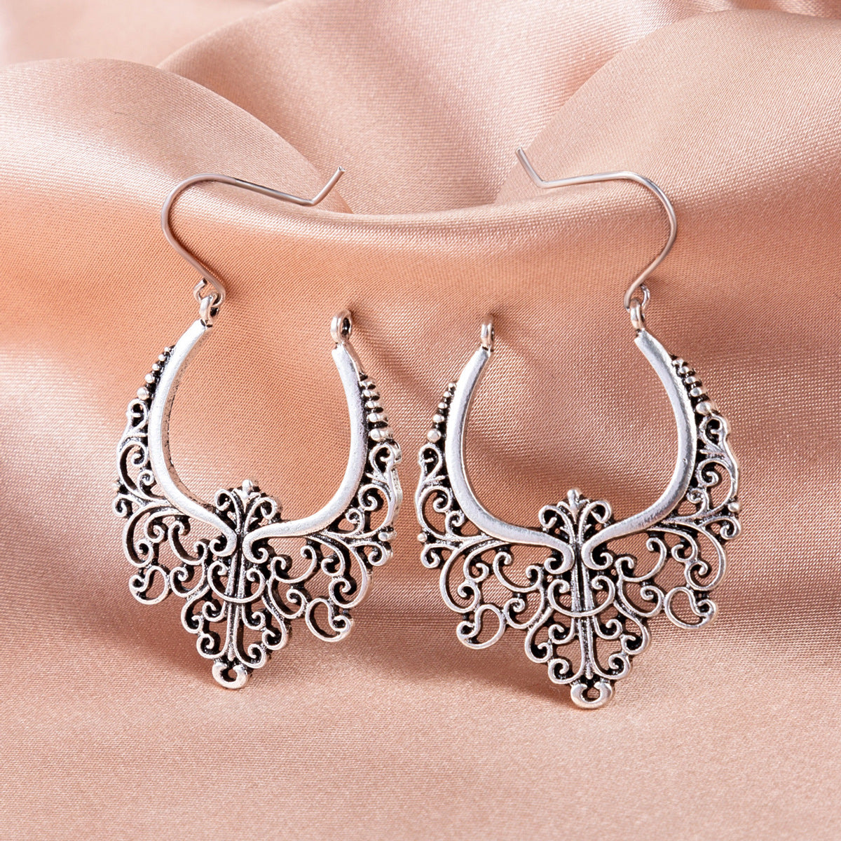 Boucles d'oreilles vintage creuses sculptées pour femmes, pétoncles géométriques