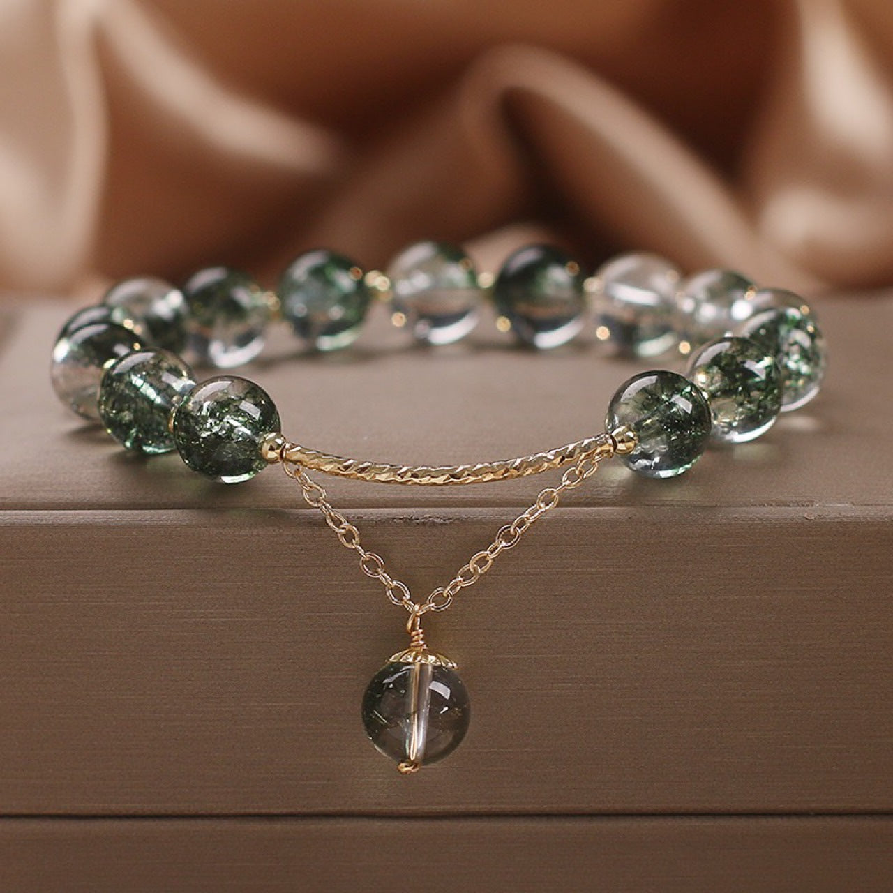 Design Green Phantom Quartz Crystal Female Bracelets