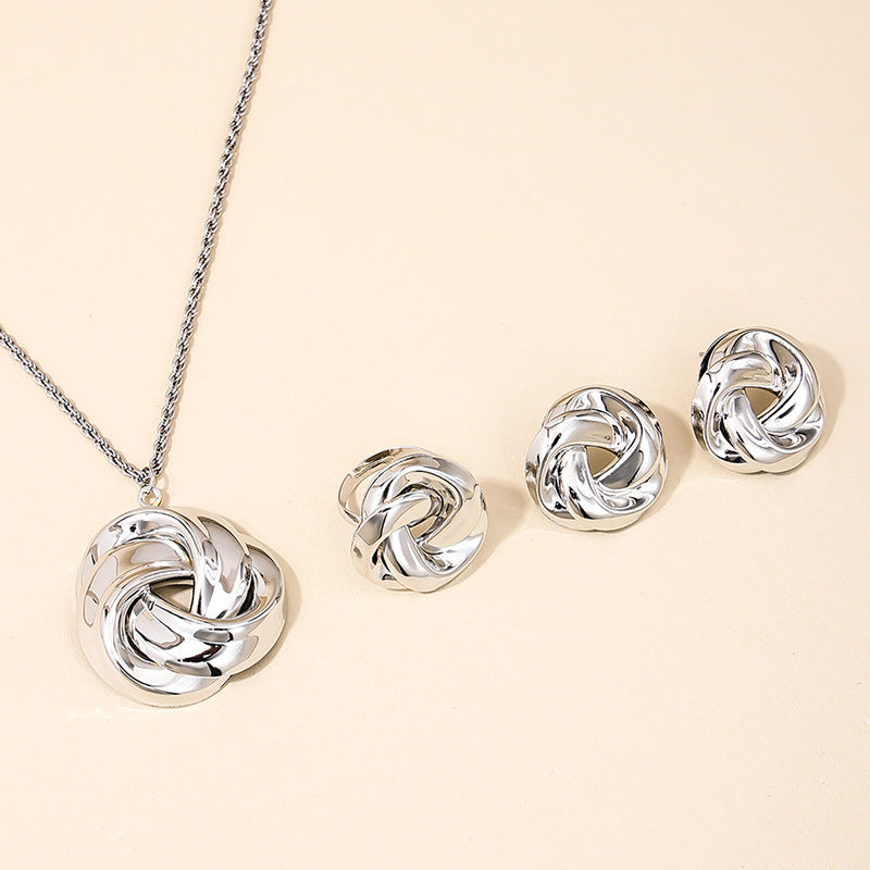 Women's Elegant Metal Exaggerated Glossy Twist Suit Suitable For Daily Jewelry Set