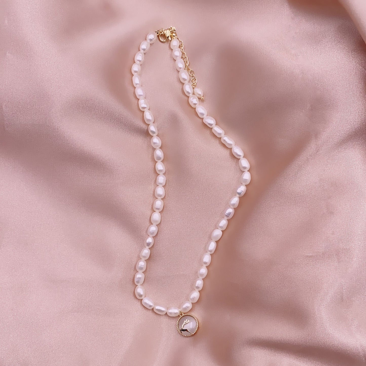 Women's Pearl French Retro Simple Graceful Elegant Necklace