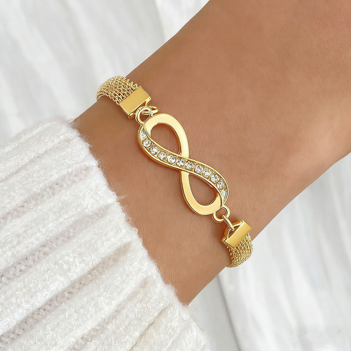 Fashion Creative Infinite Shape Design Ladies Niche Temperament Bracelet