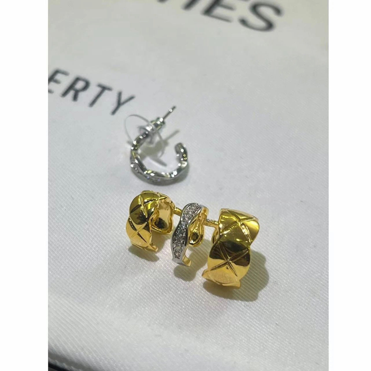 Women's Ear Clip Fashion Commuter Elegant Niche Earrings