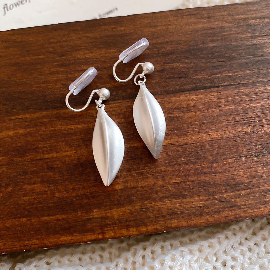 Simple Matte Leaves Without Pierced Ears Fashion Ear Clip