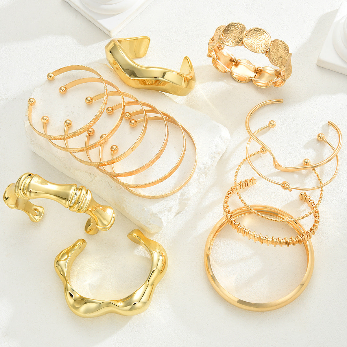 Knotted Round Pattern Light Luxury Advanced Sensitive Bracelet