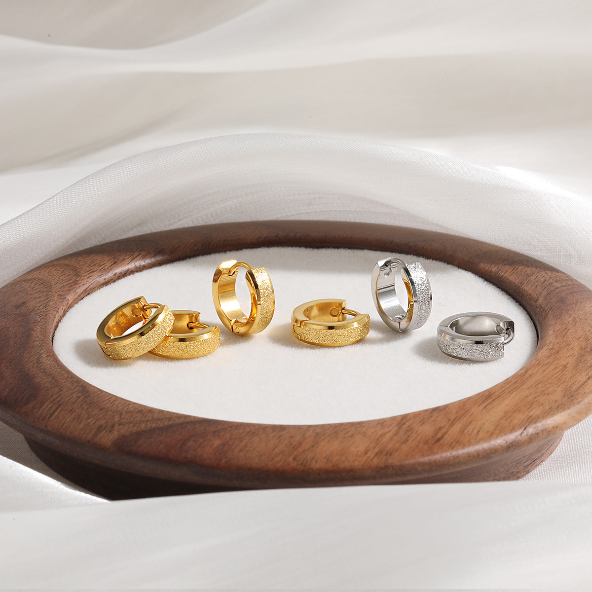 Women's Simple Beveled Frosted Fashion Unique Gold-plated Titanium Steel High-grade Rings