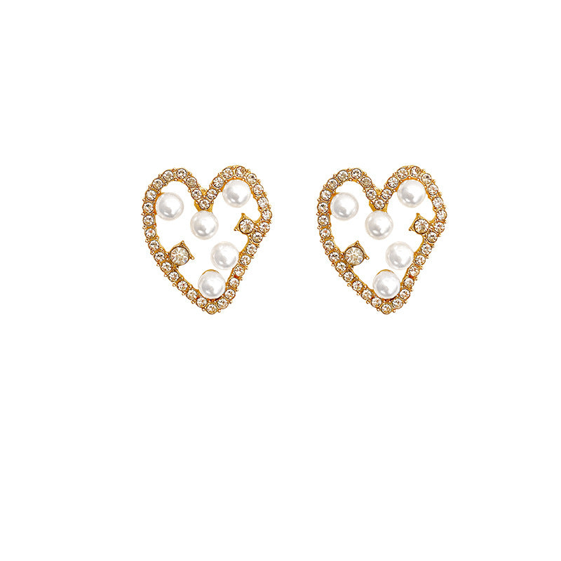 Jeweled Loving Heart Female Retro Simple Earrings