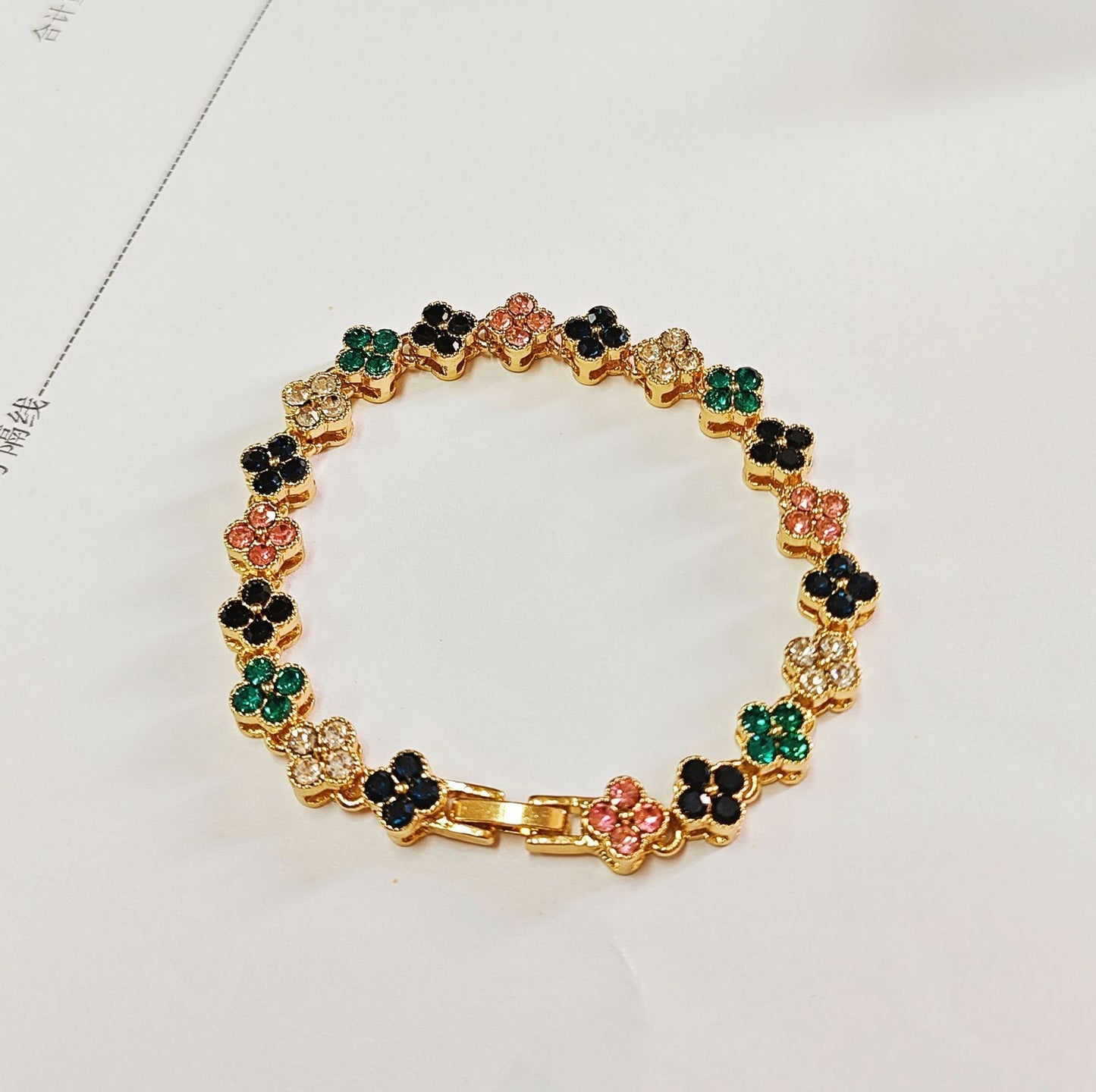 Women's Full Diamond Clover Fashion Design Luxurious Color Bracelet